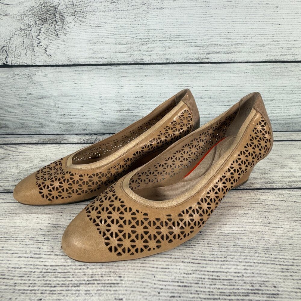 Rockport Sand Tan Total Motion Perforated Leather Wedge Gel Insole Size 7